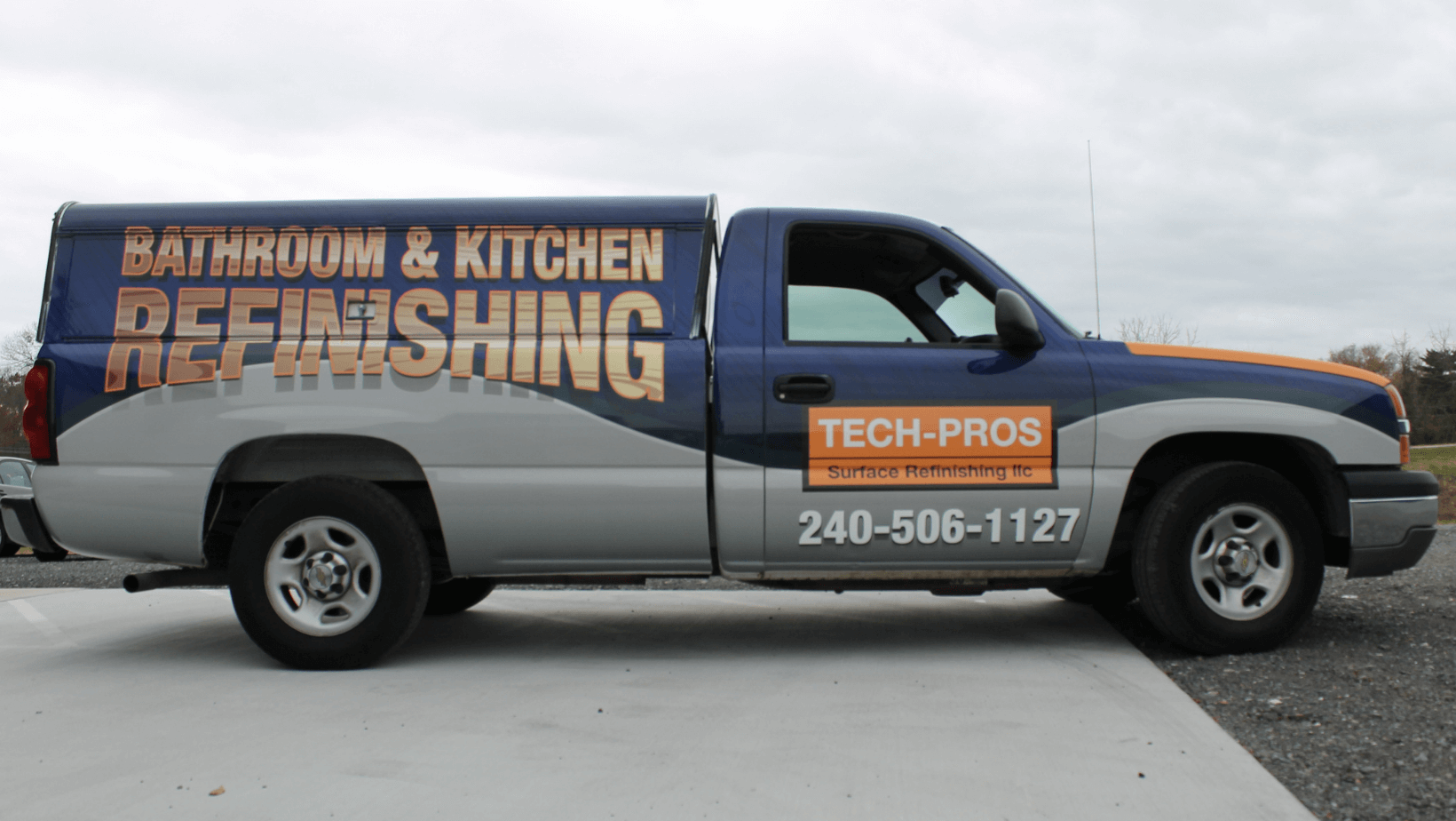 truck-wrap-with-business-information-on-the-side