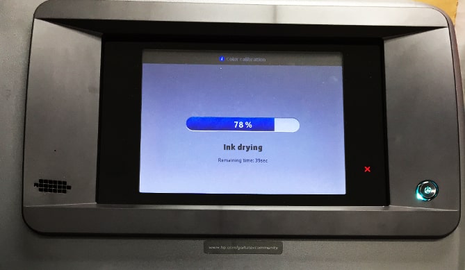 HP Latex 360 printer touchscreen display showing controls